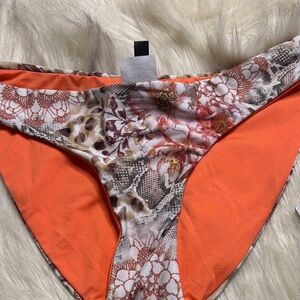 SoLuna Swim 
Multiple Color 
Floral
Full Moon Fit
